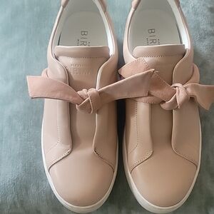 Alexandre Birman Clarita Nappa Bow Sneaker in Nude Size 37 Pre-owned Gently Worn